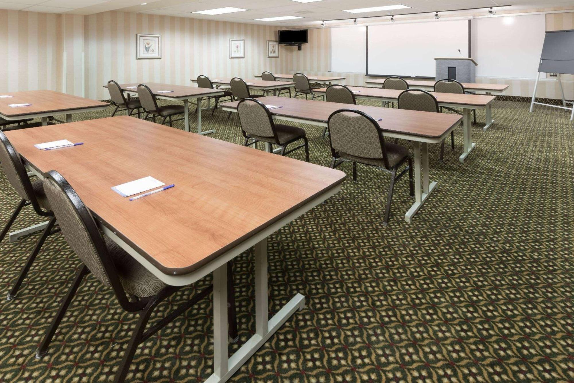 Hotel Baymont By Wyndham Indianapolis South Extérieur photo