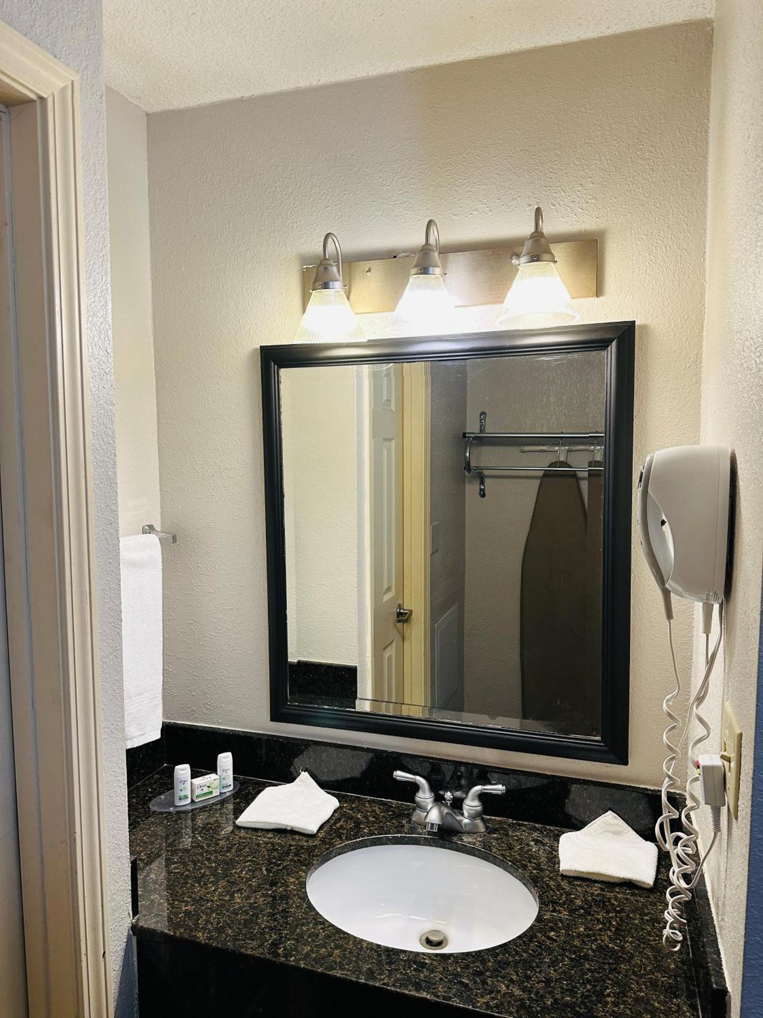 Hotel Baymont By Wyndham Indianapolis South Extérieur photo