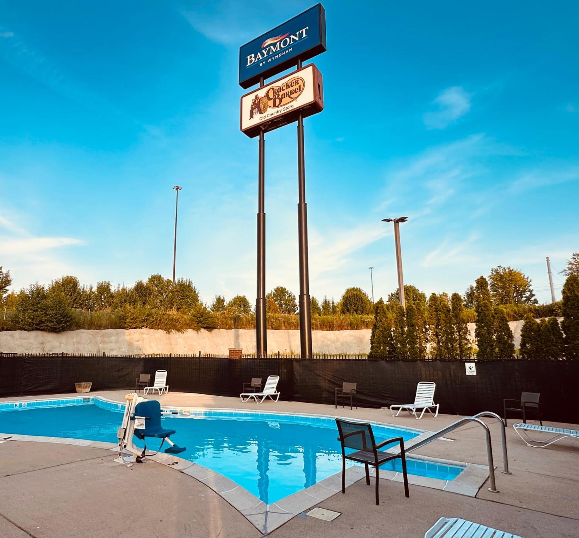 Hotel Baymont By Wyndham Indianapolis South Extérieur photo